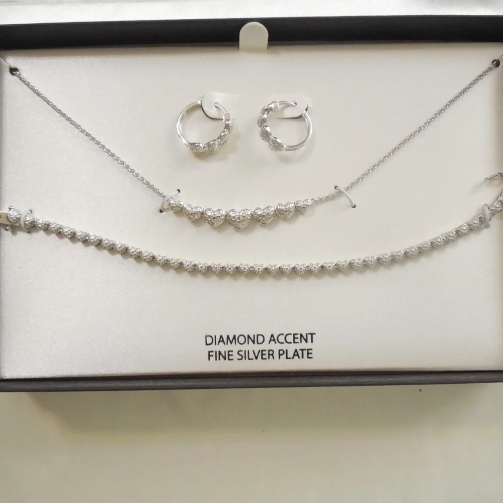Silvercore Diamond Accent Heart Silver plated Necklace Set - Picture 4 of 5